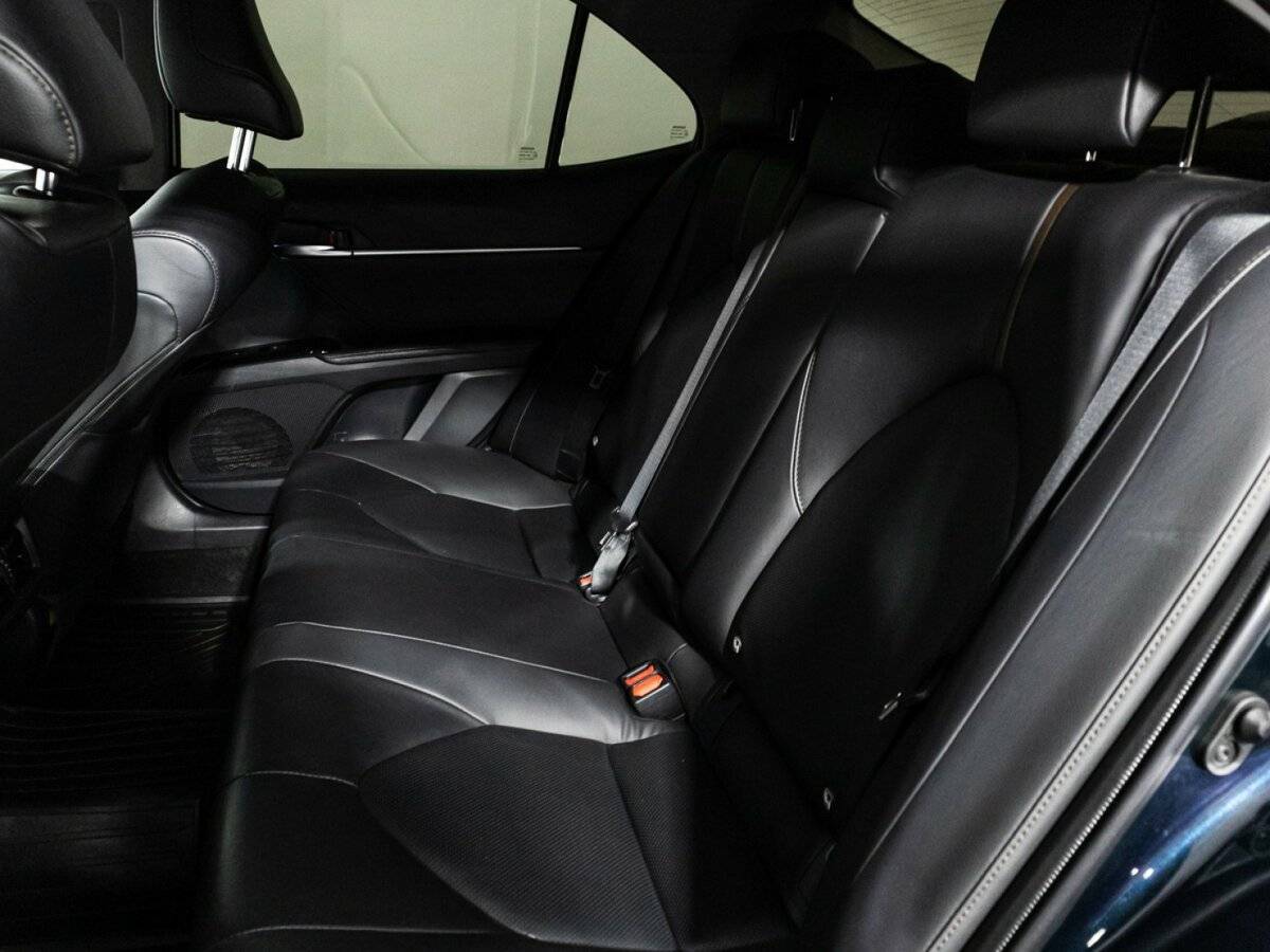 Toyota Camry 2019 года с пробегом. Фото: #9