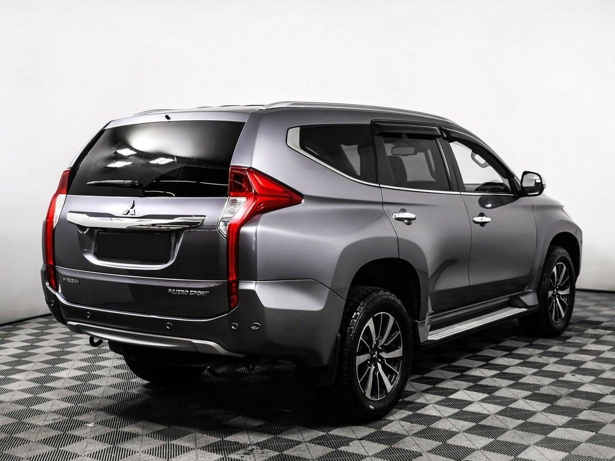 Mitsubishi Pajero Sport 2017 года с пробегом. Фото: #4