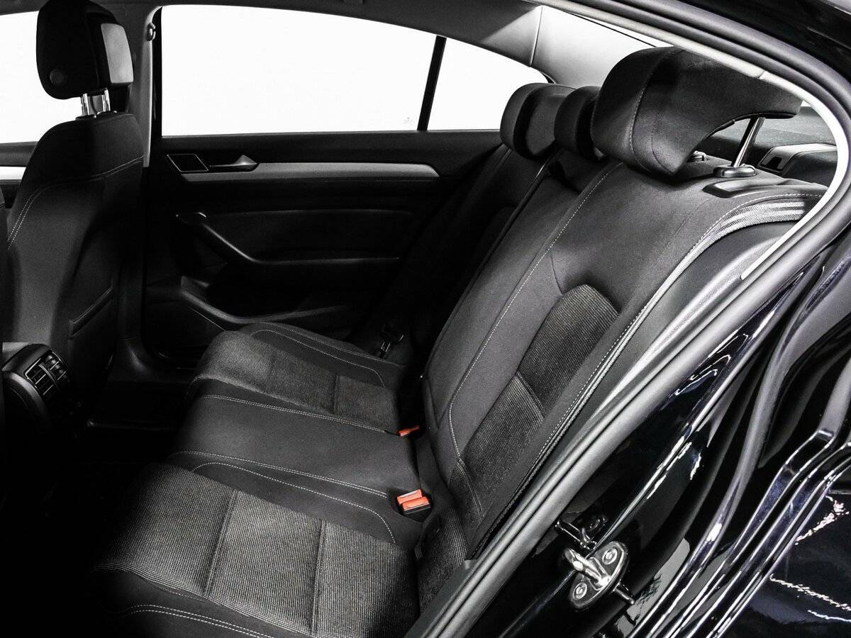 Б/У Фольксваген Пассат 2018 года. Фото: #13