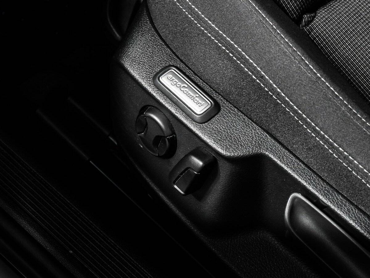 Б/У Фольксваген Пассат 2018 года. Фото: #18