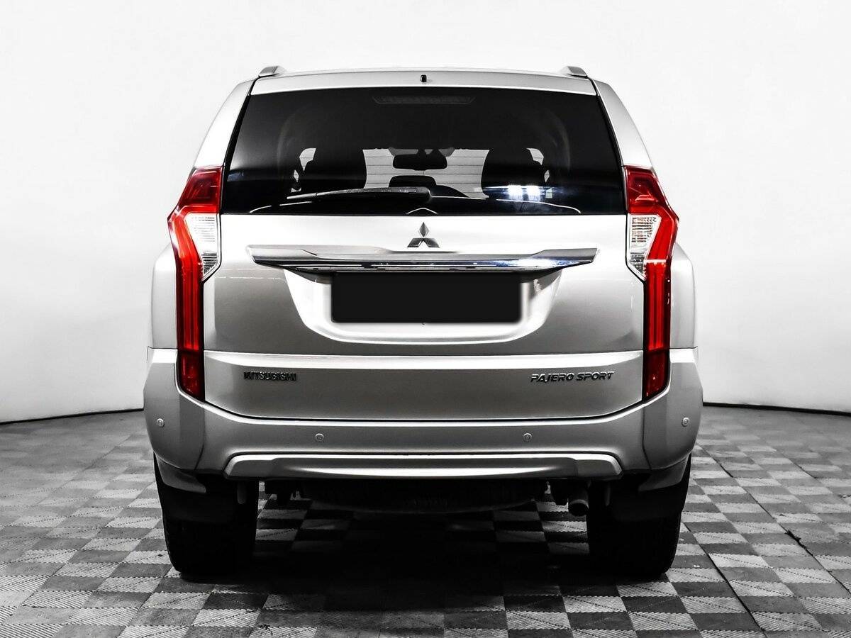 Mitsubishi Pajero Sport 2017 года с пробегом. Фото: #5