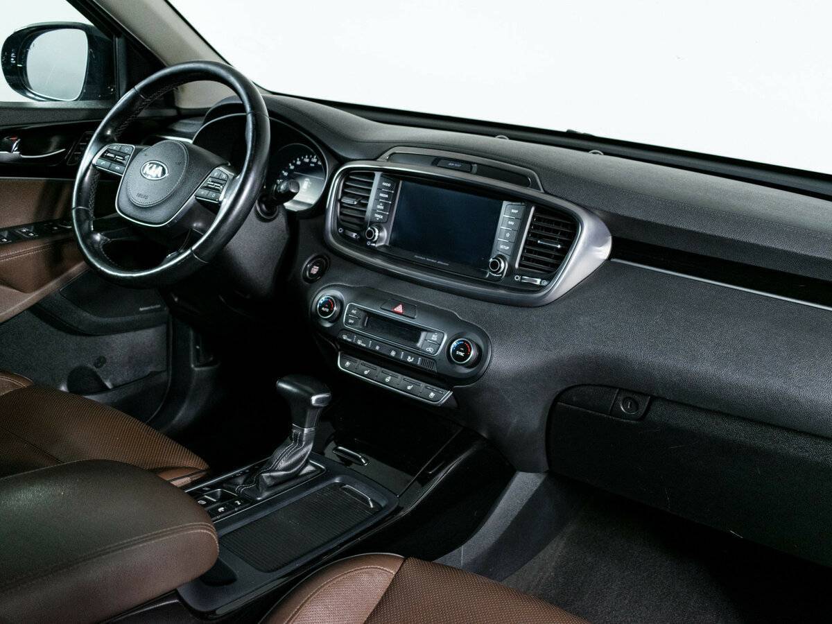 Б/У Киа Соренто 2017 года. Фото: #7