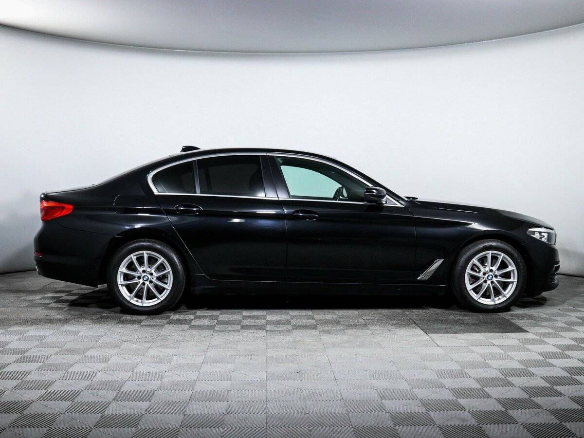 BMW 5 серии 2018 года с пробегом. Фото: #3