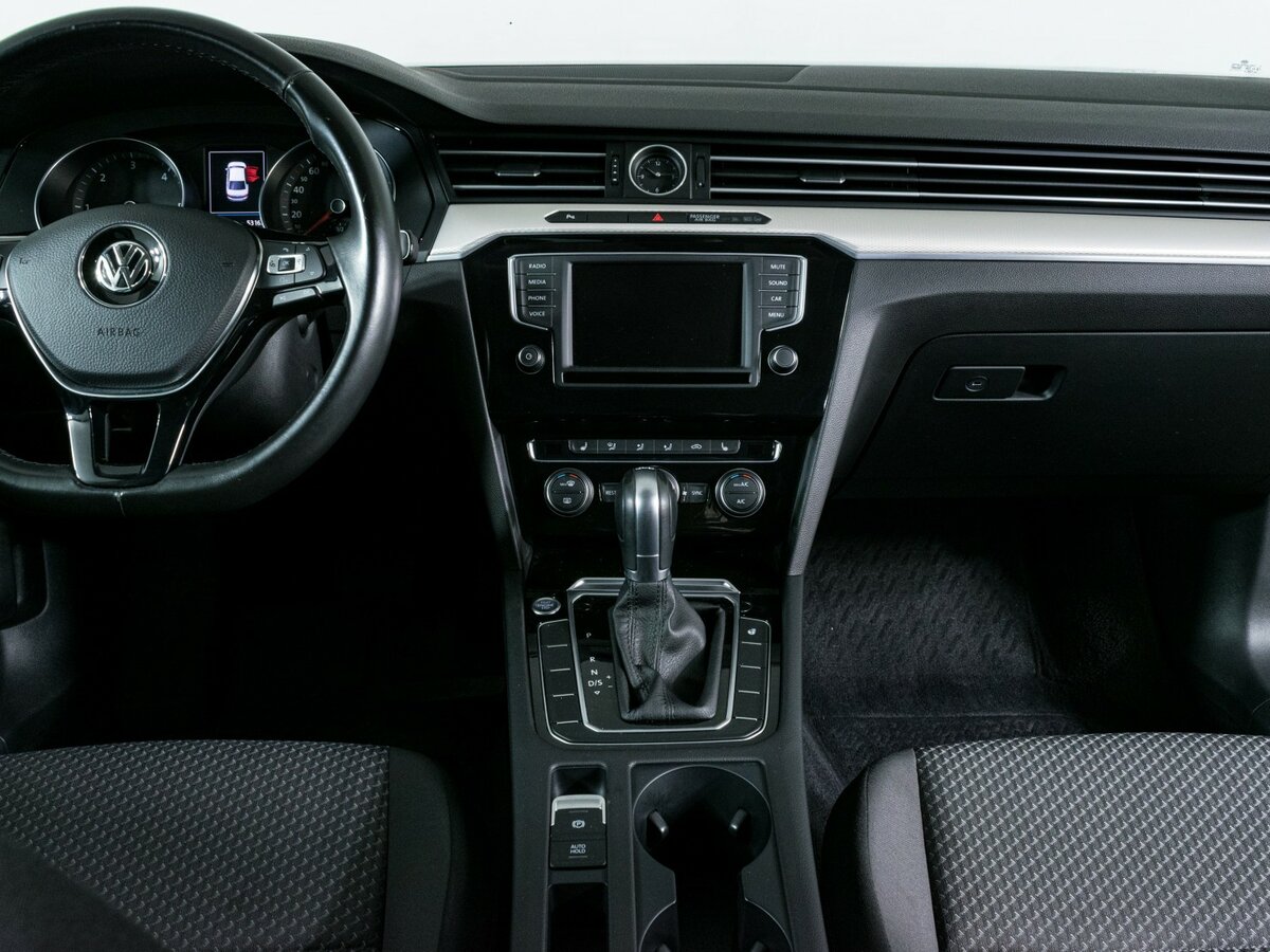 Б/У Фольксваген Пассат 2017 года. Фото: #7