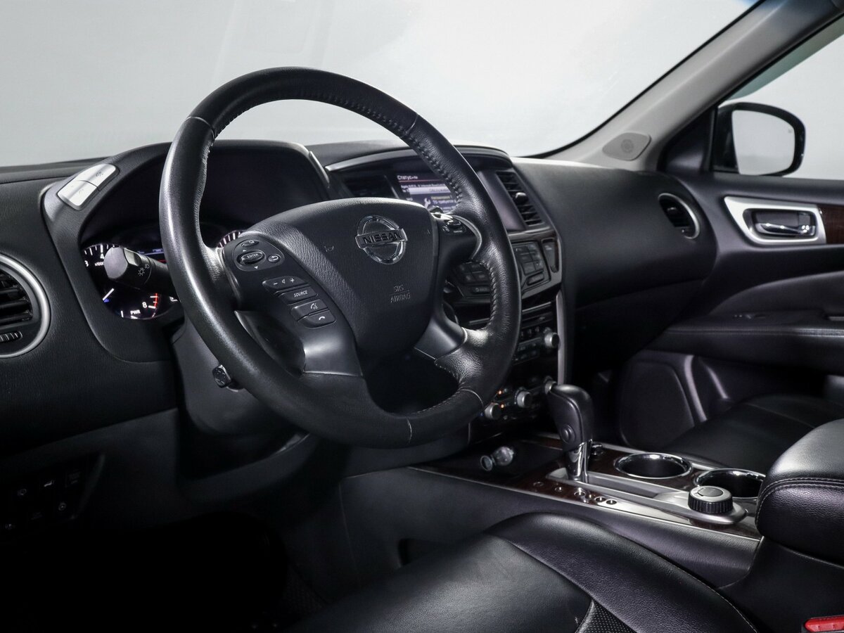 Б/У Ниссан Патфайндер 2015 года. Фото: #12