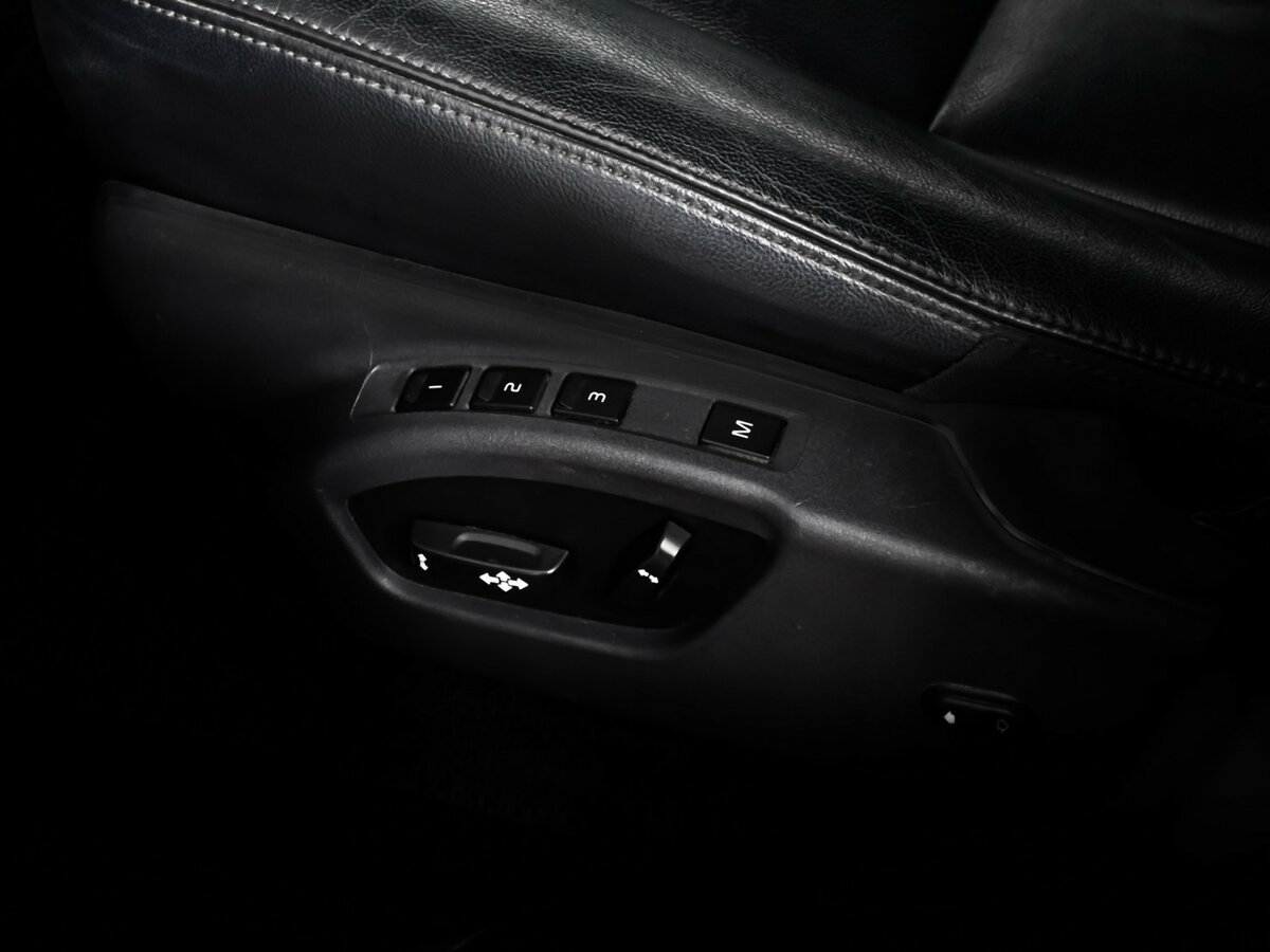 Б/У Вольво ИксЦ60 2015 года. Фото: #14