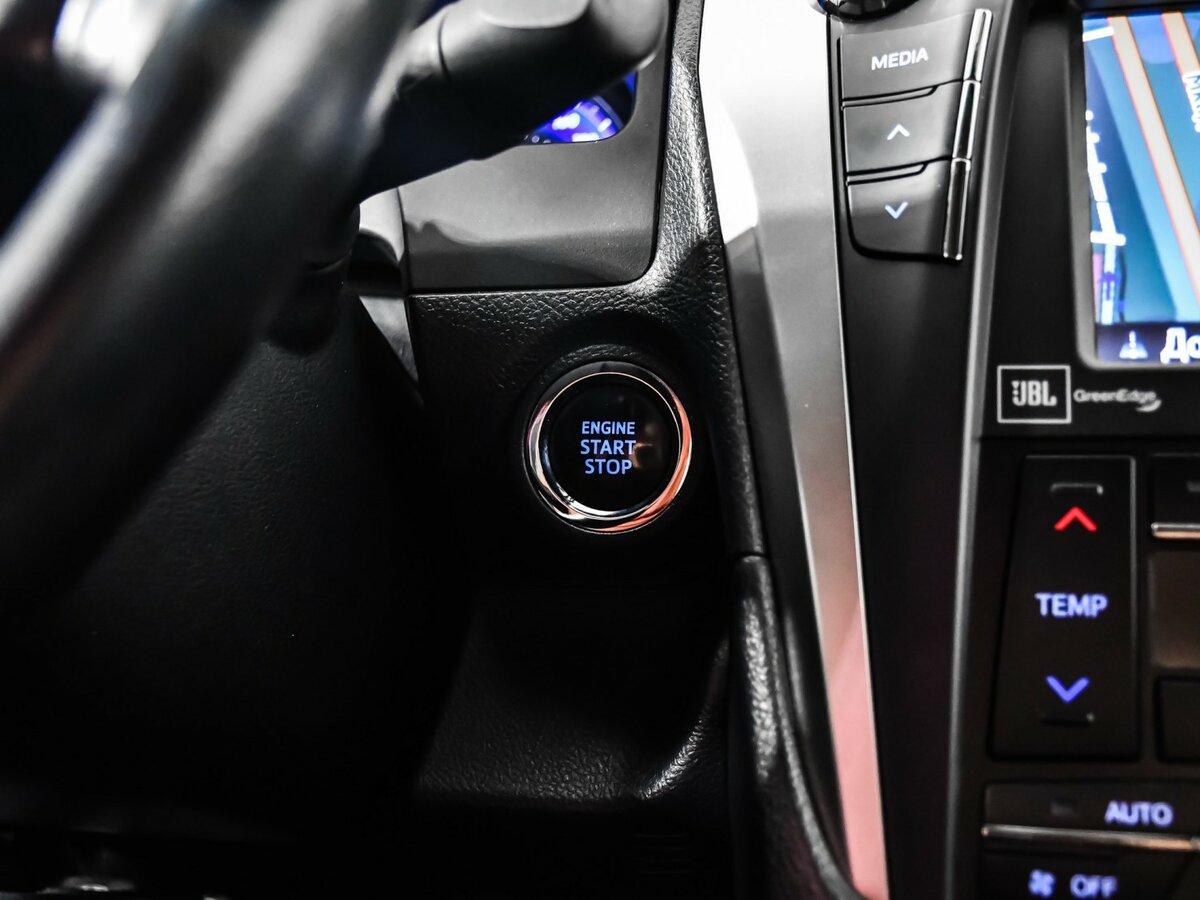 Б/У Тойота Камри 2016 года. Фото: #16