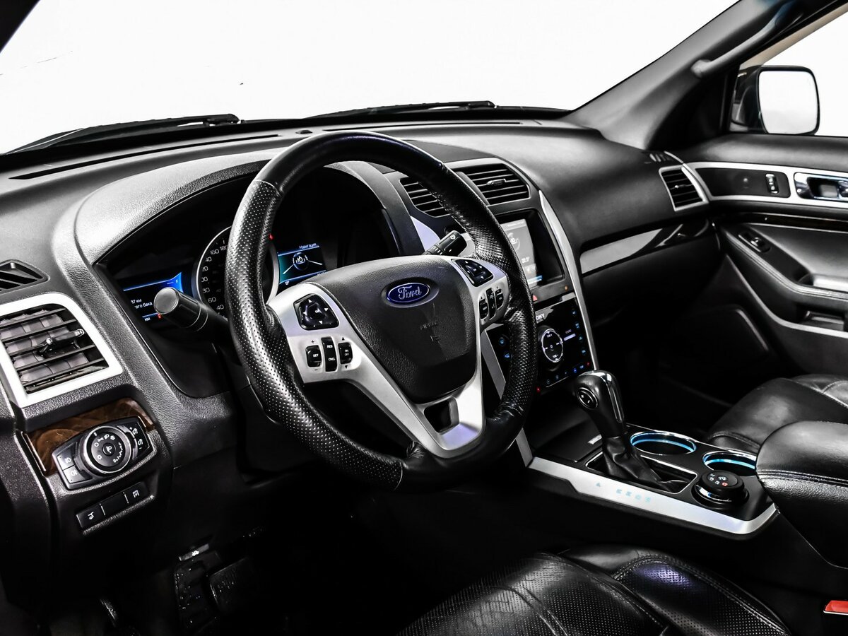 Ford Explorer 2013 года с пробегом. Фото: #10