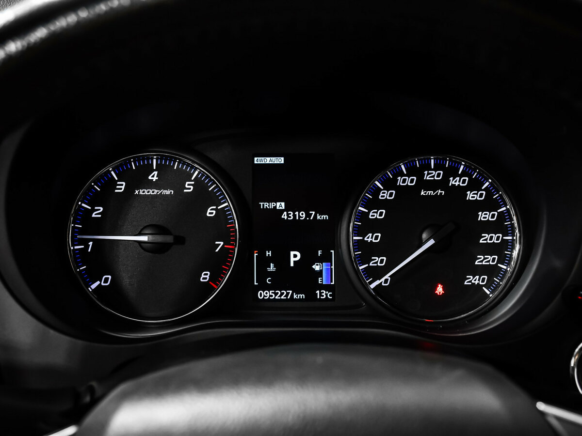 Б/У Митсубиши Оутлэндер 2016 года. Фото: #8