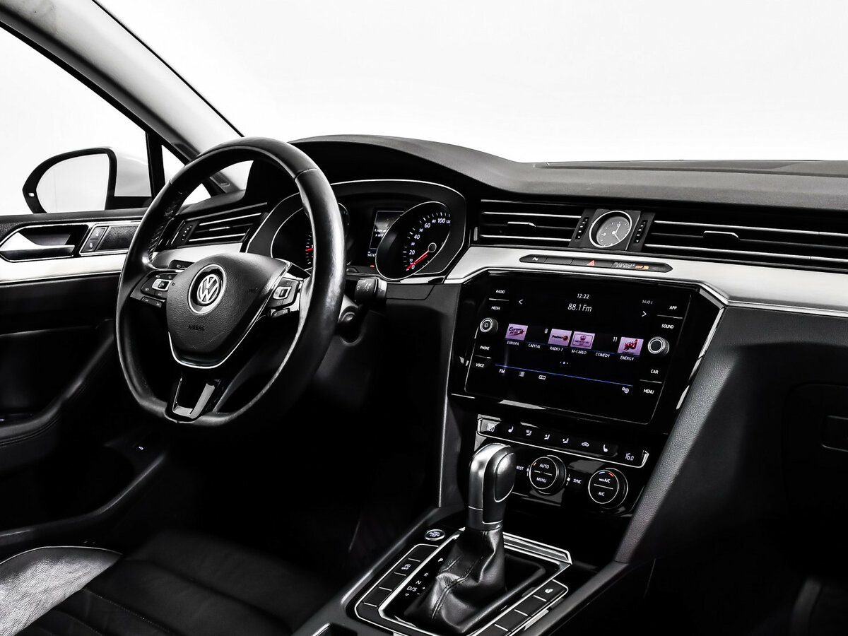 Б/У Фольксваген Пассат 2018 года. Фото: #7