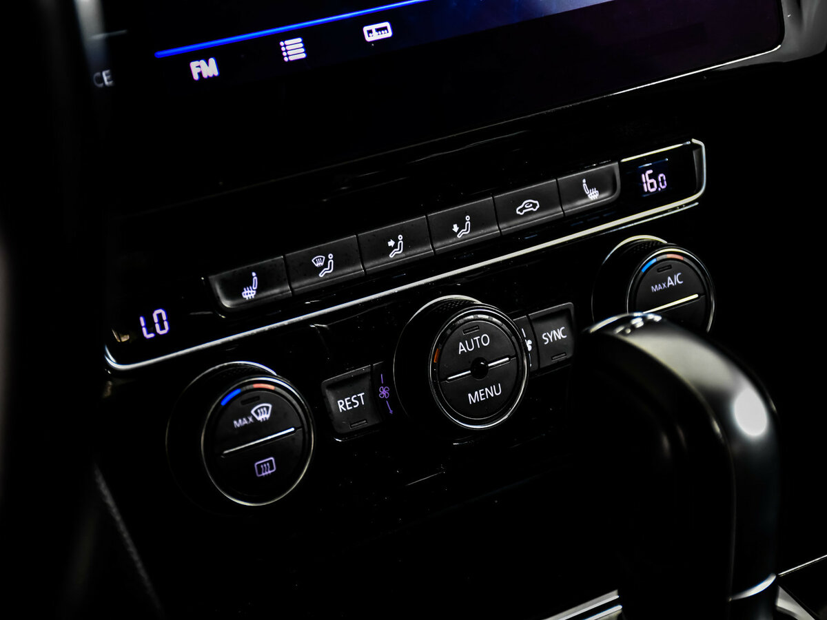 Б/У Фольксваген Пассат 2018 года. Фото: #13