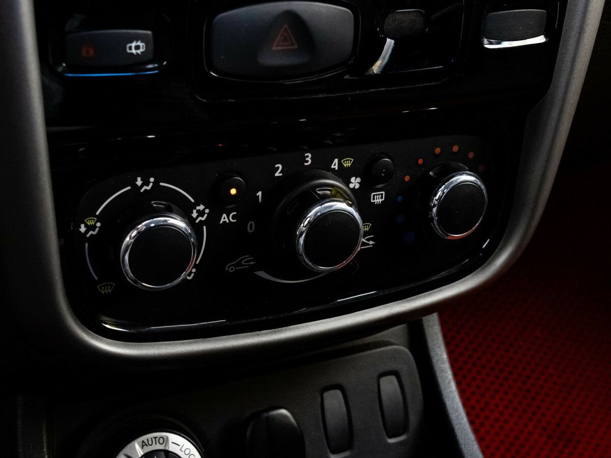 Б/У Рено Дастер 2014 года. Фото: #8