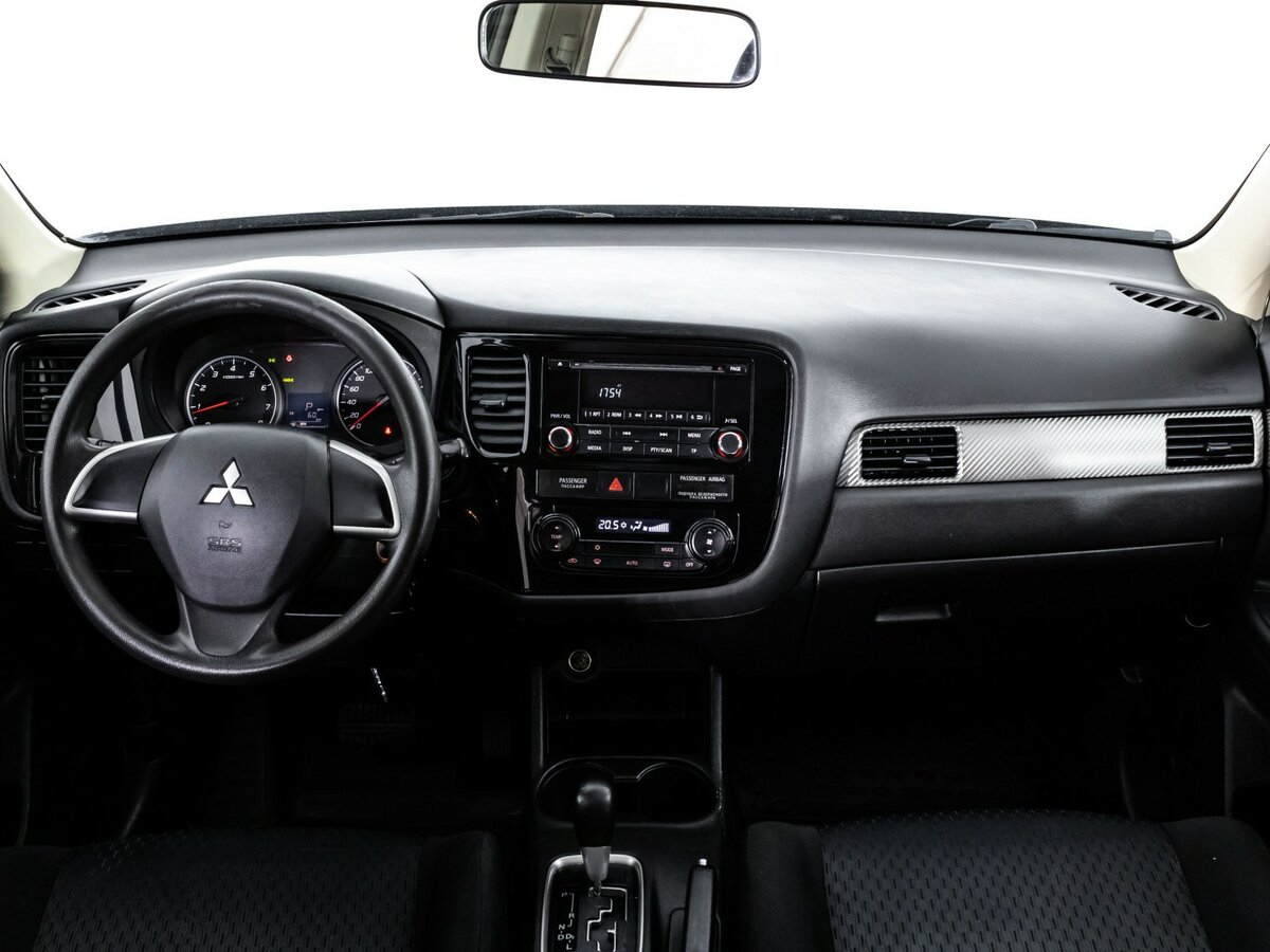 Б/У Митсубиши Оутлэндер 2014 года. Фото: #7