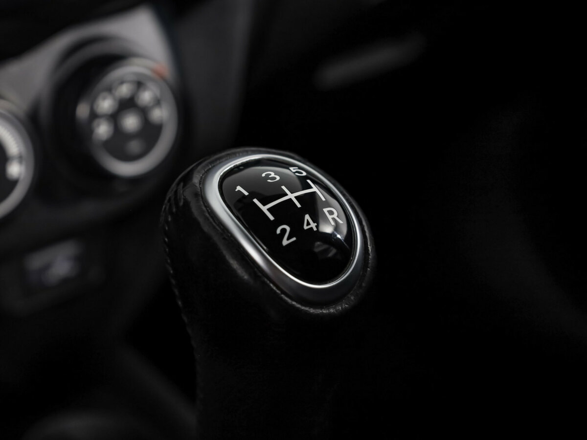 Б/У Митсубиши АС-Икс 2014 года. Фото: #13