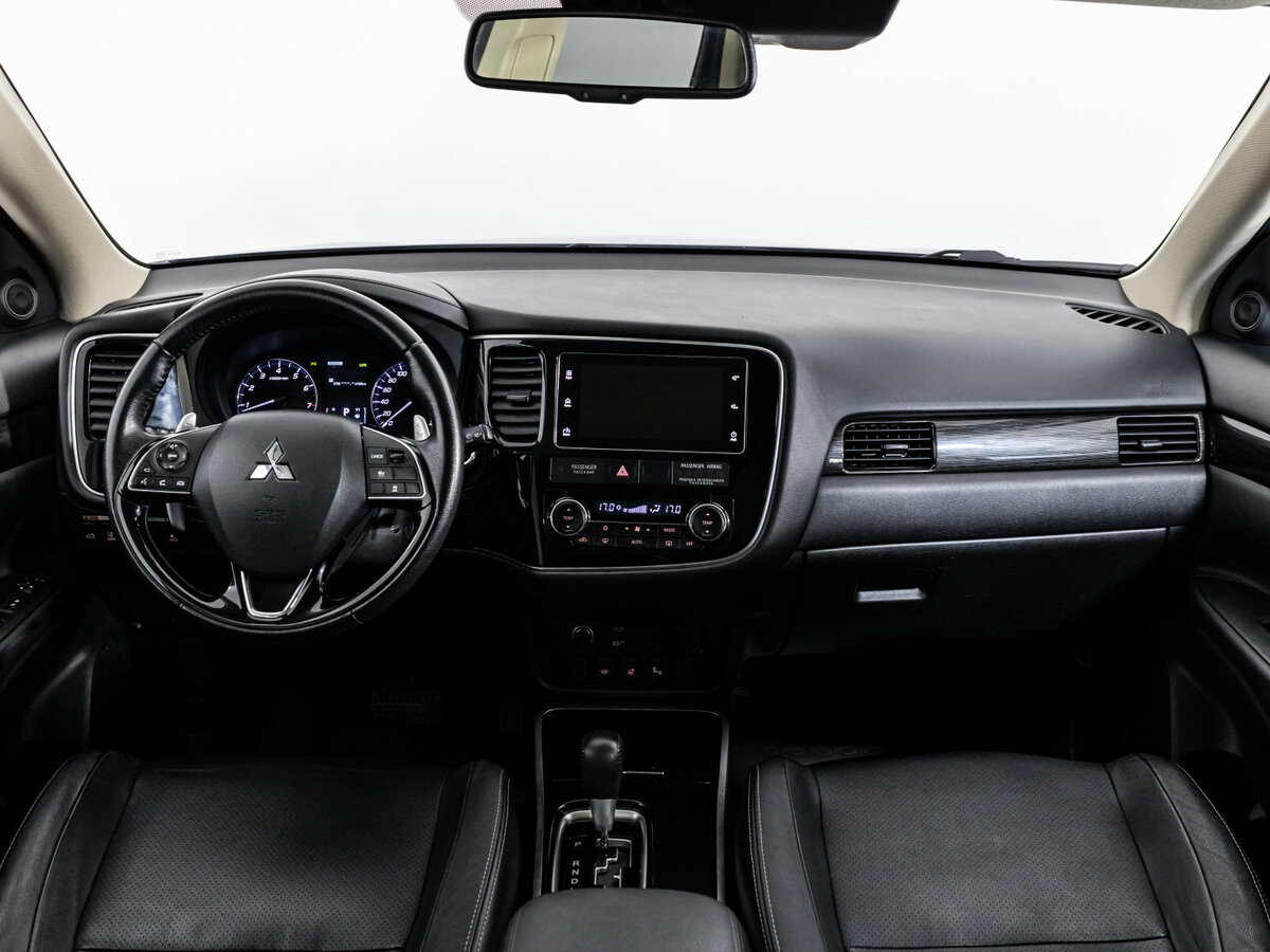 Б/У Митсубиши Оутлэндер 2018 года. Фото: #7