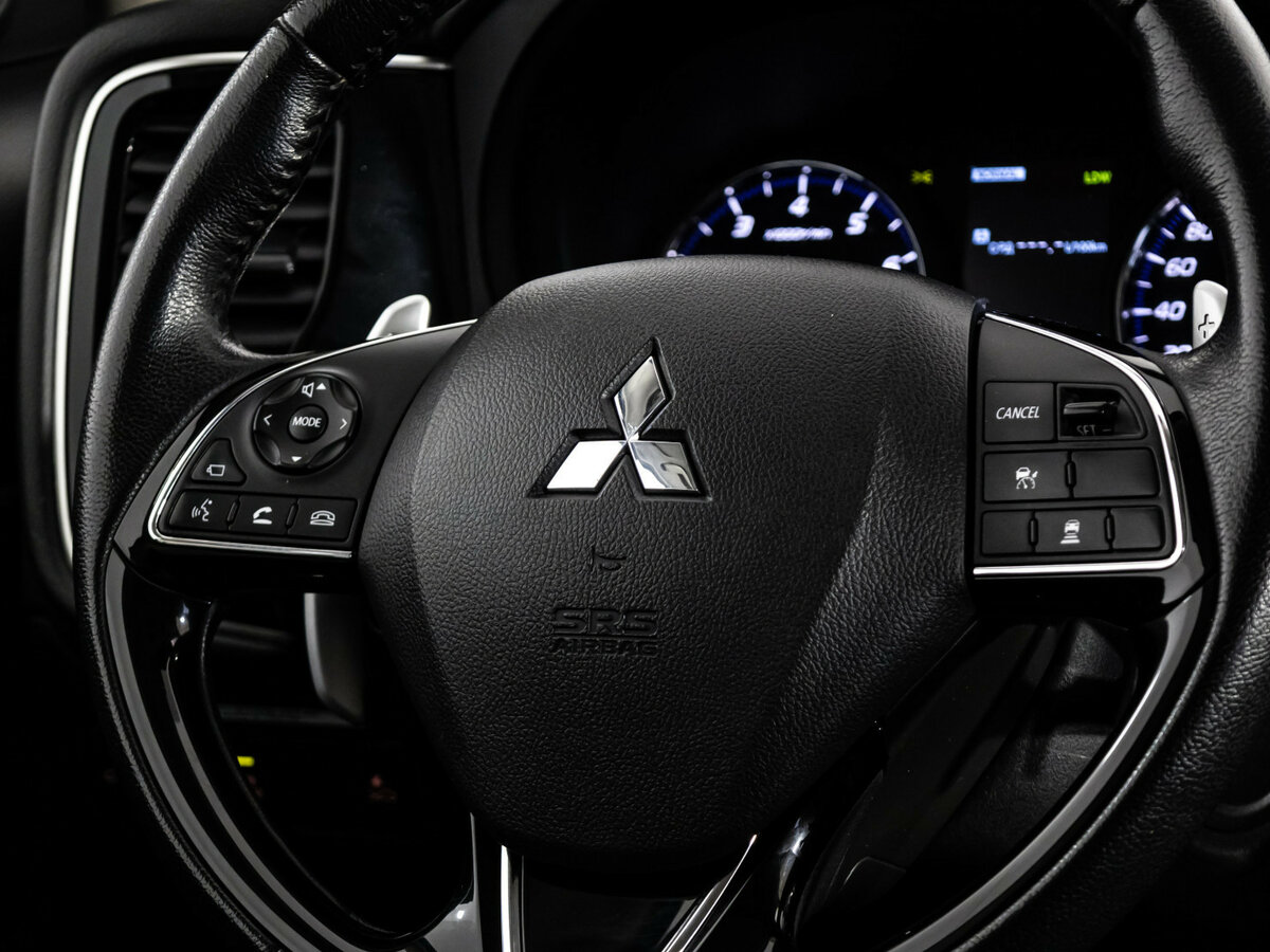 Б/У Митсубиши Оутлэндер 2018 года. Фото: #8