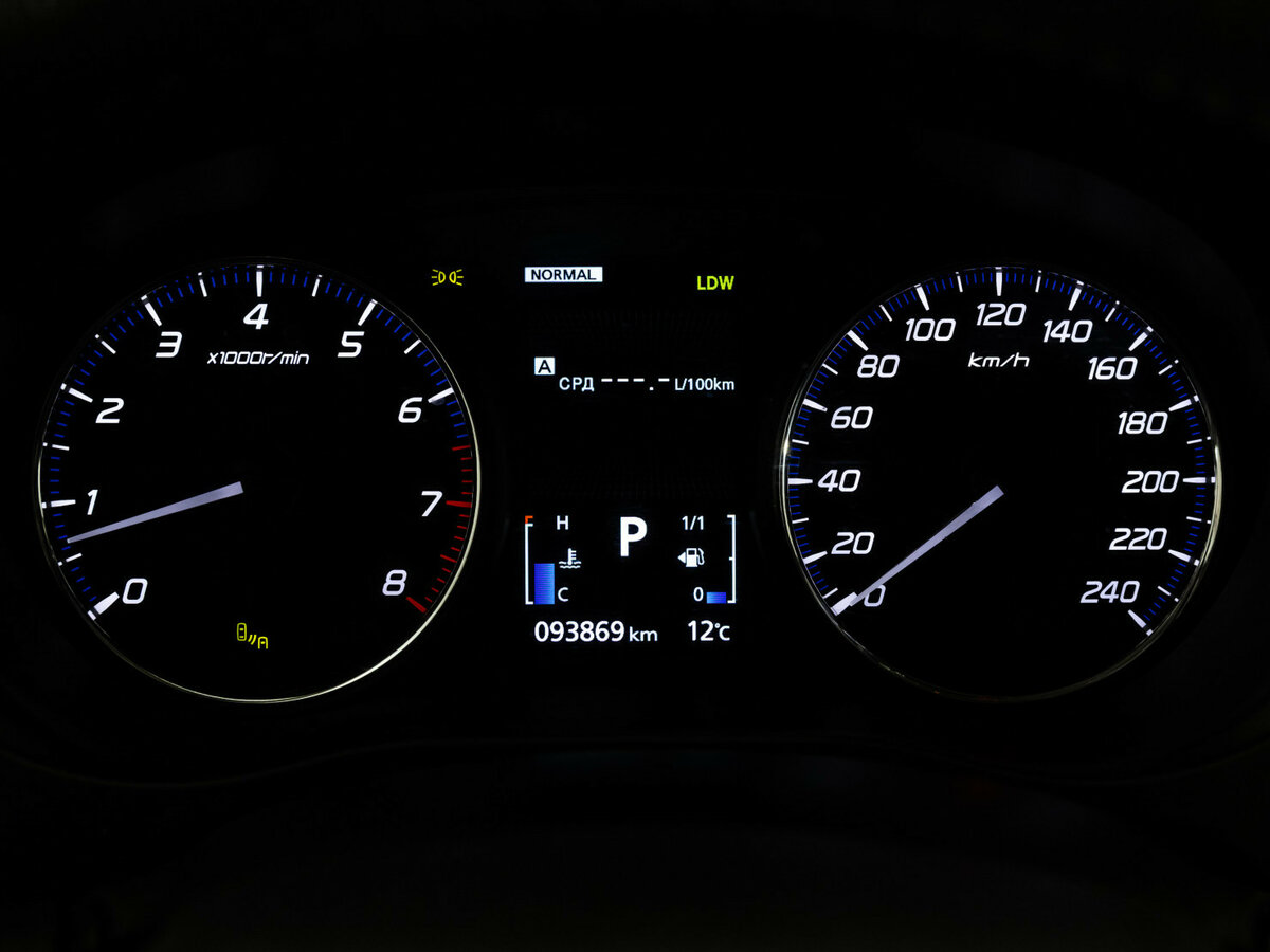 Б/У Митсубиши Оутлэндер 2018 года. Фото: #24