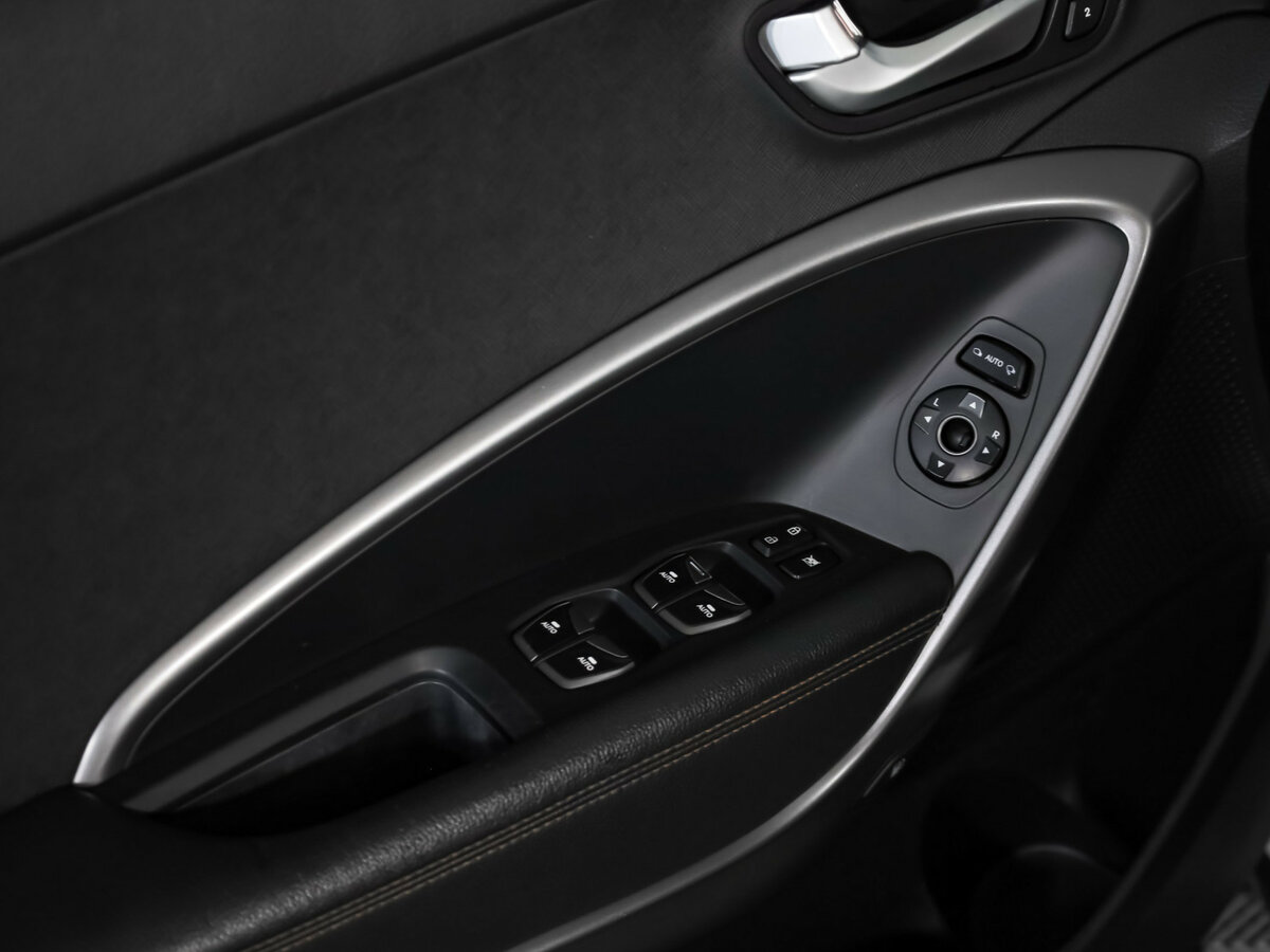 Hyundai Santa Fe 2012 года с пробегом. Фото: #12