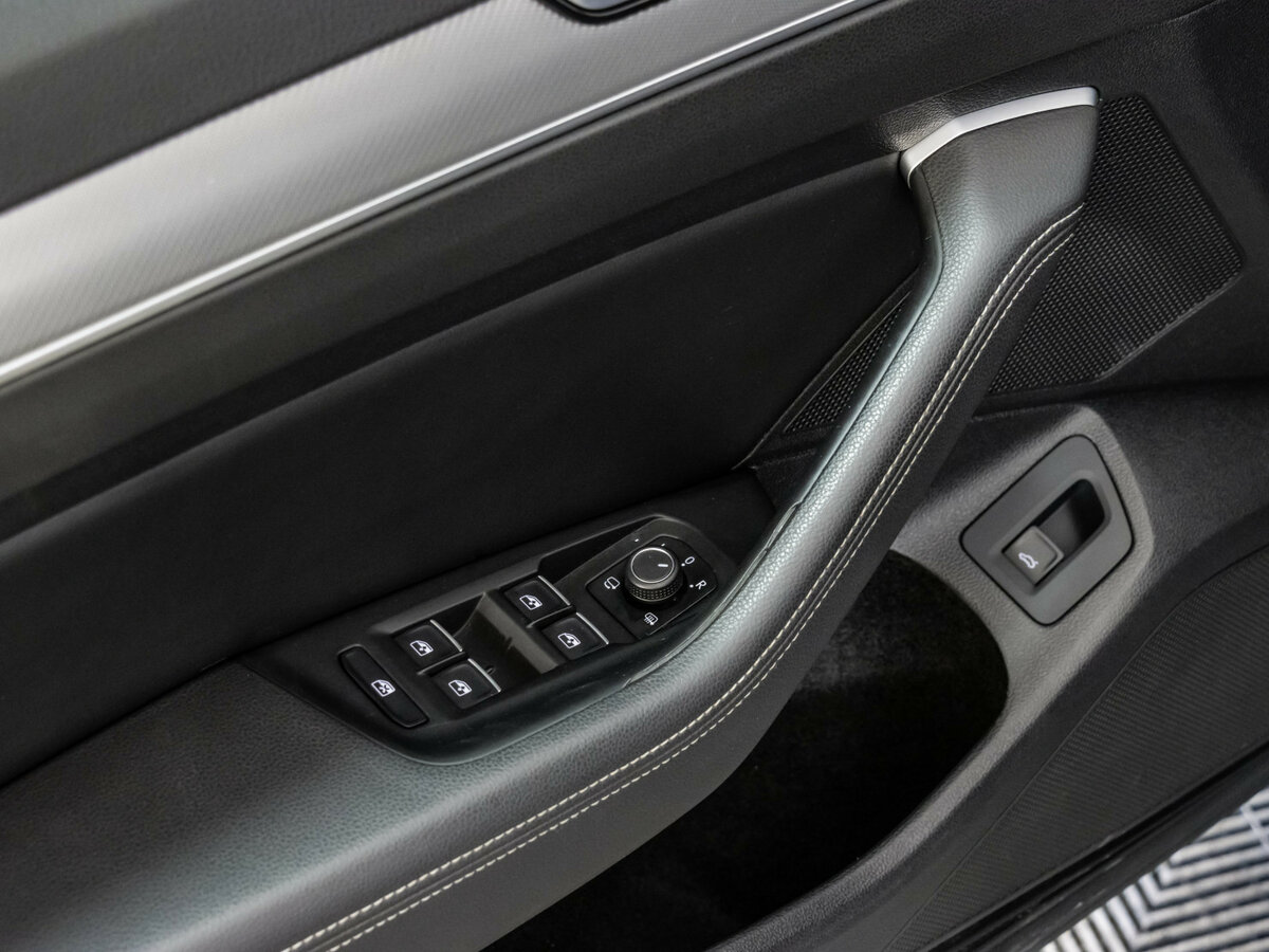 Б/У Фольксваген Пассат 2018 года. Фото: #12