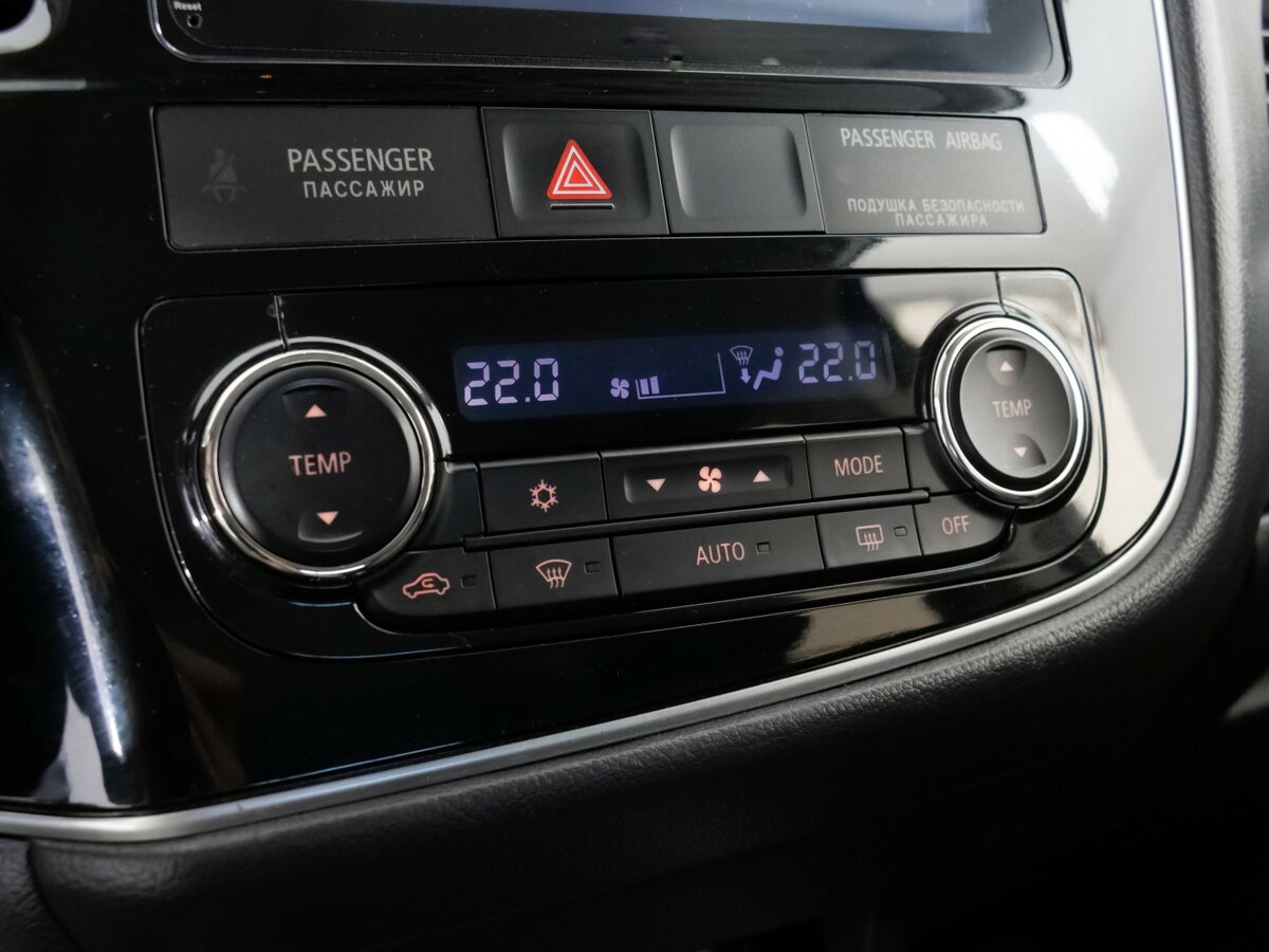 Б/У Митсубиши Оутлэндер 2017 года. Фото: #18