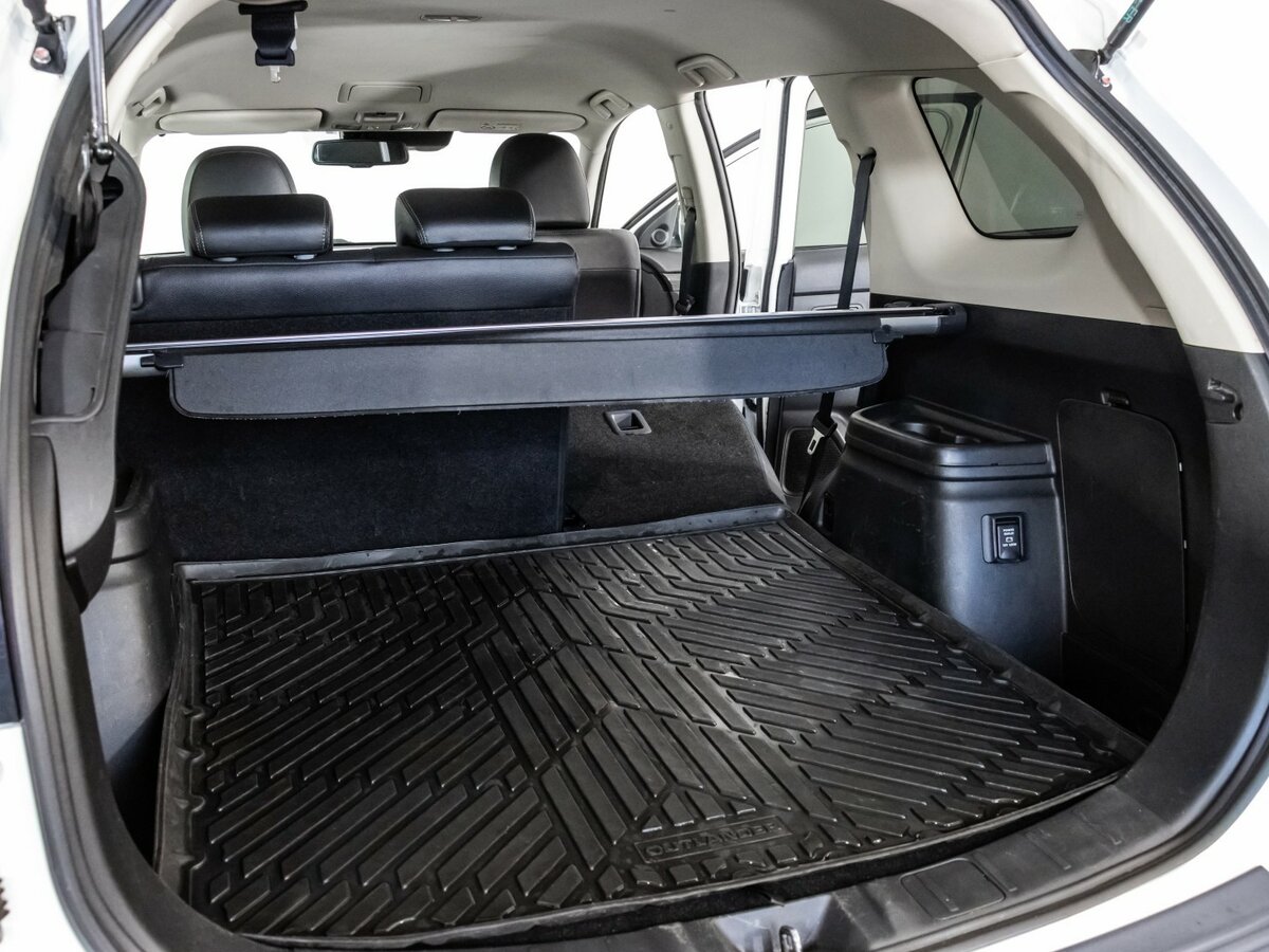 Б/У Митсубиши Оутлэндер 2017 года. Фото: #27