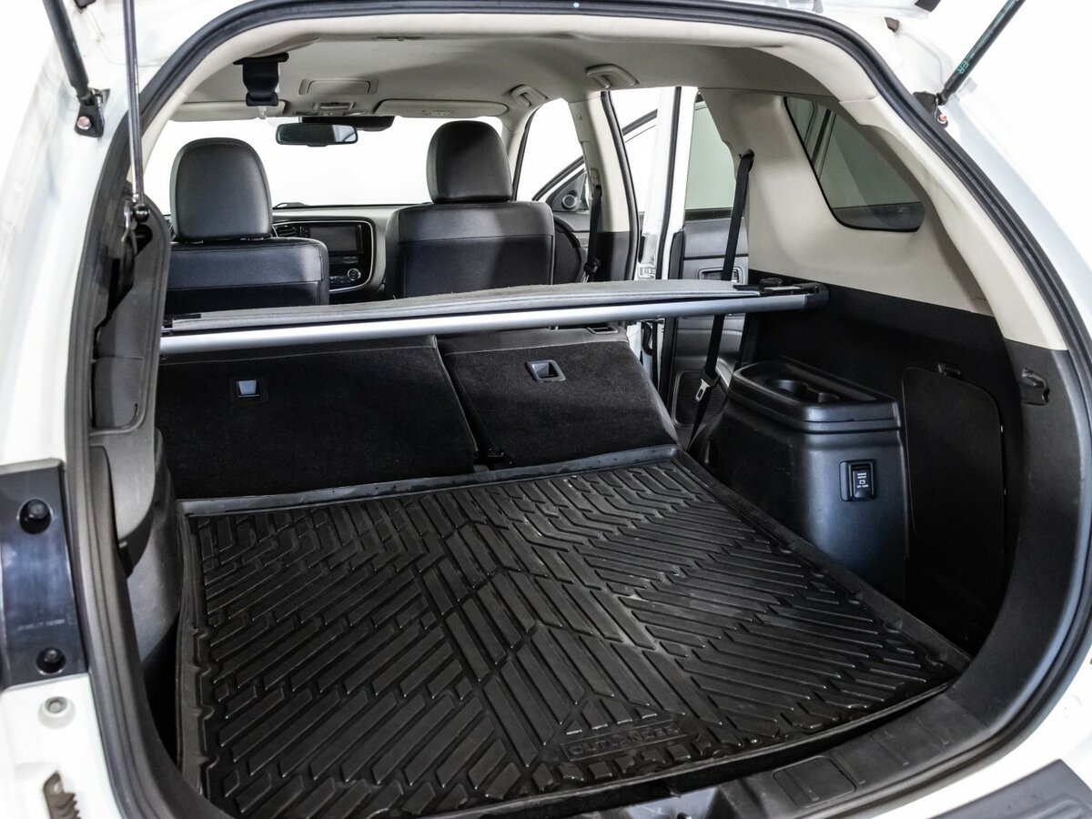 Б/У Митсубиши Оутлэндер 2017 года. Фото: #28