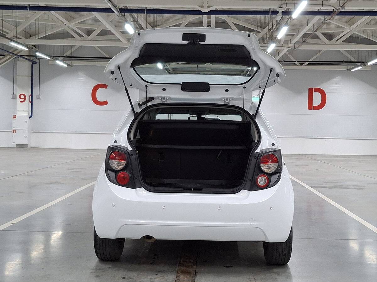 Chevrolet Aveo 2015 года с пробегом. Фото: #8