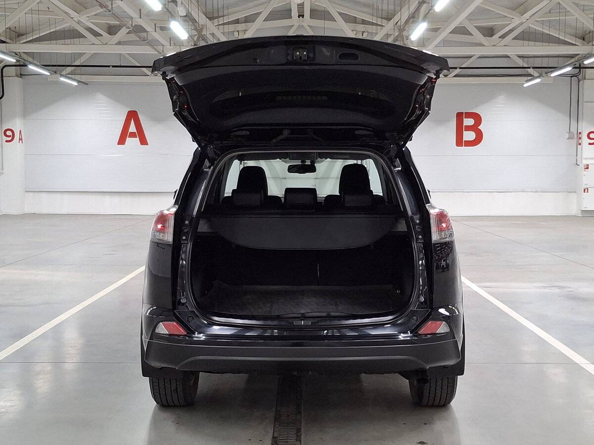 Toyota RAV4 2019 года с пробегом. Фото: #9