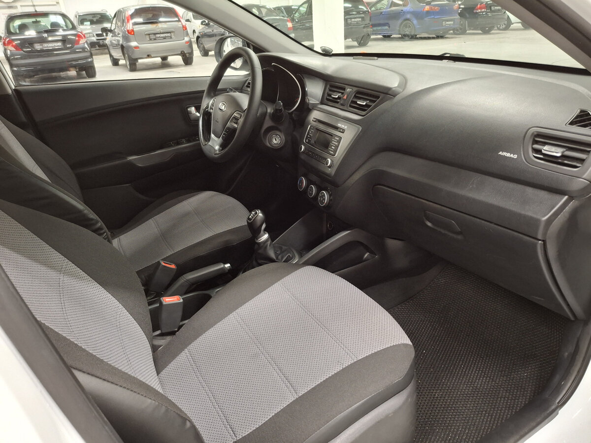 Kia Rio 2015 года с пробегом. Фото: #9