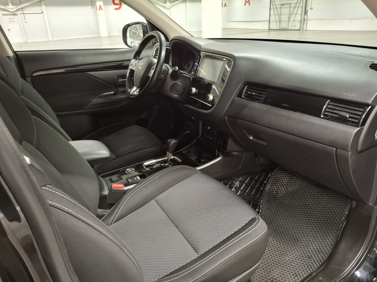 Mitsubishi Outlander 2020 года с пробегом. Фото: #10