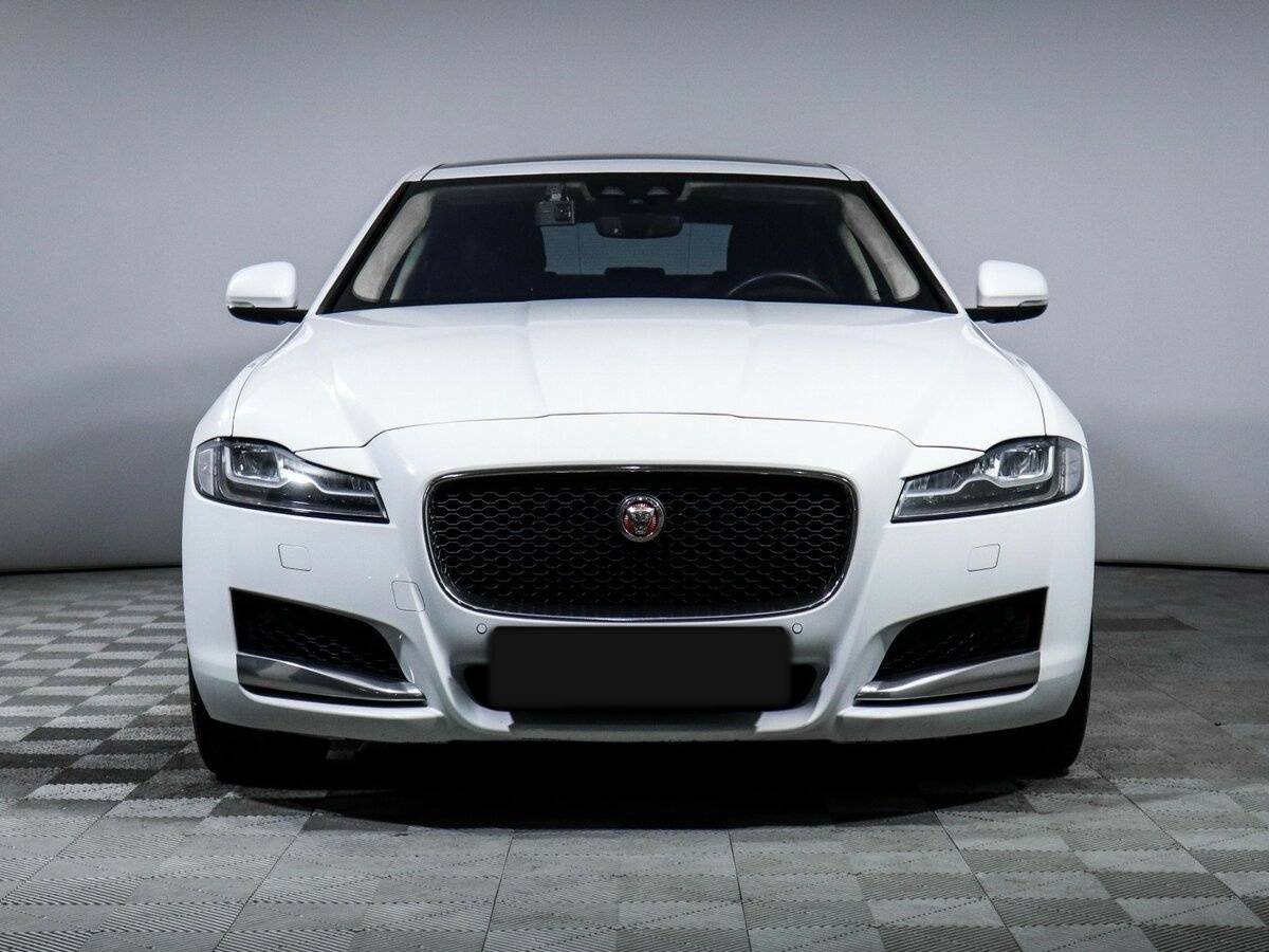 Jaguar XF 2018 года с пробегом. Фото: #1