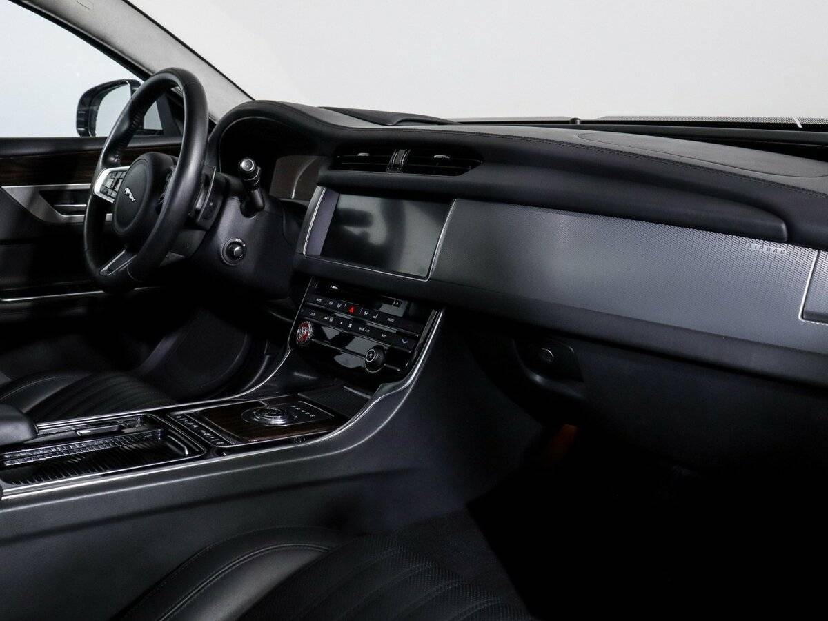 Jaguar XF 2018 года с пробегом. Фото: #6