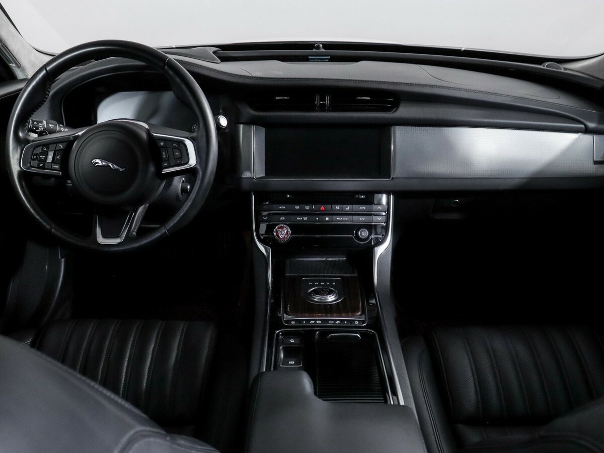 Jaguar XF 2018 года с пробегом. Фото: #9