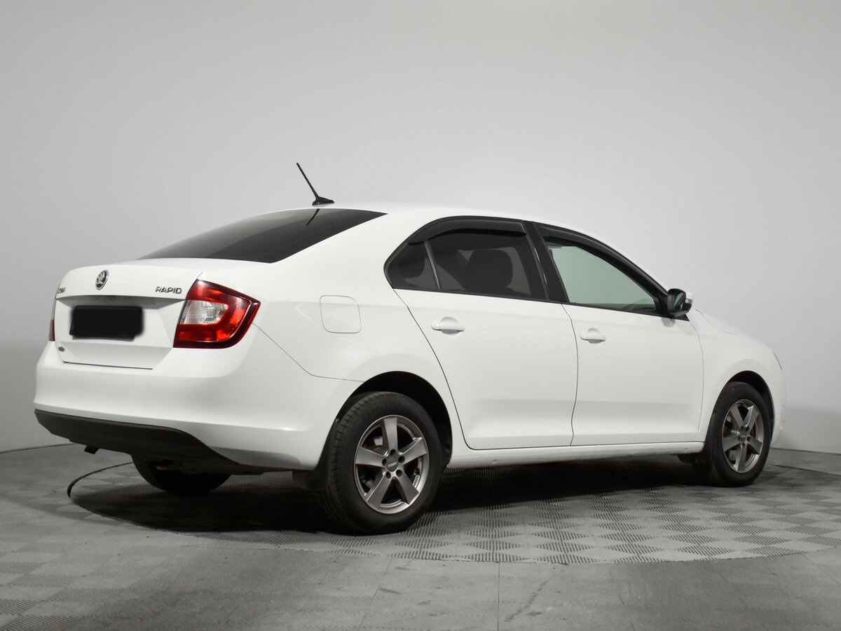 Б/У Шкода Рапид 2017 года. Фото: #3