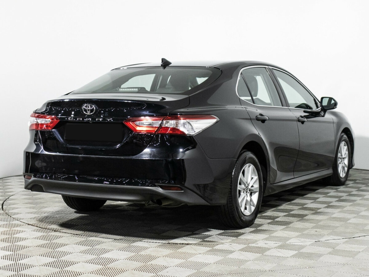 Б/У Тойота Камри 2018 года. Фото: #4