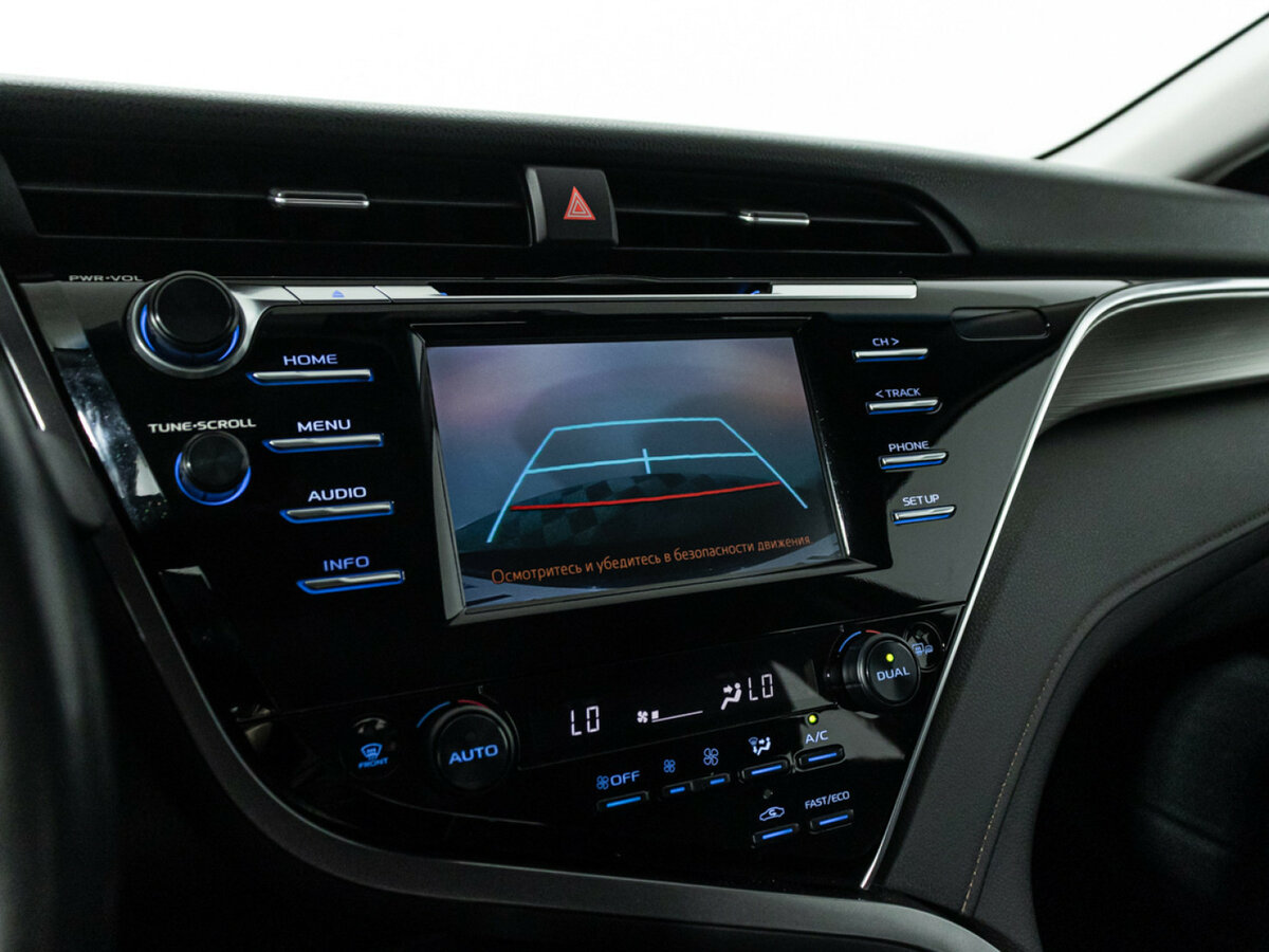 Б/У Тойота Камри 2018 года. Фото: #13