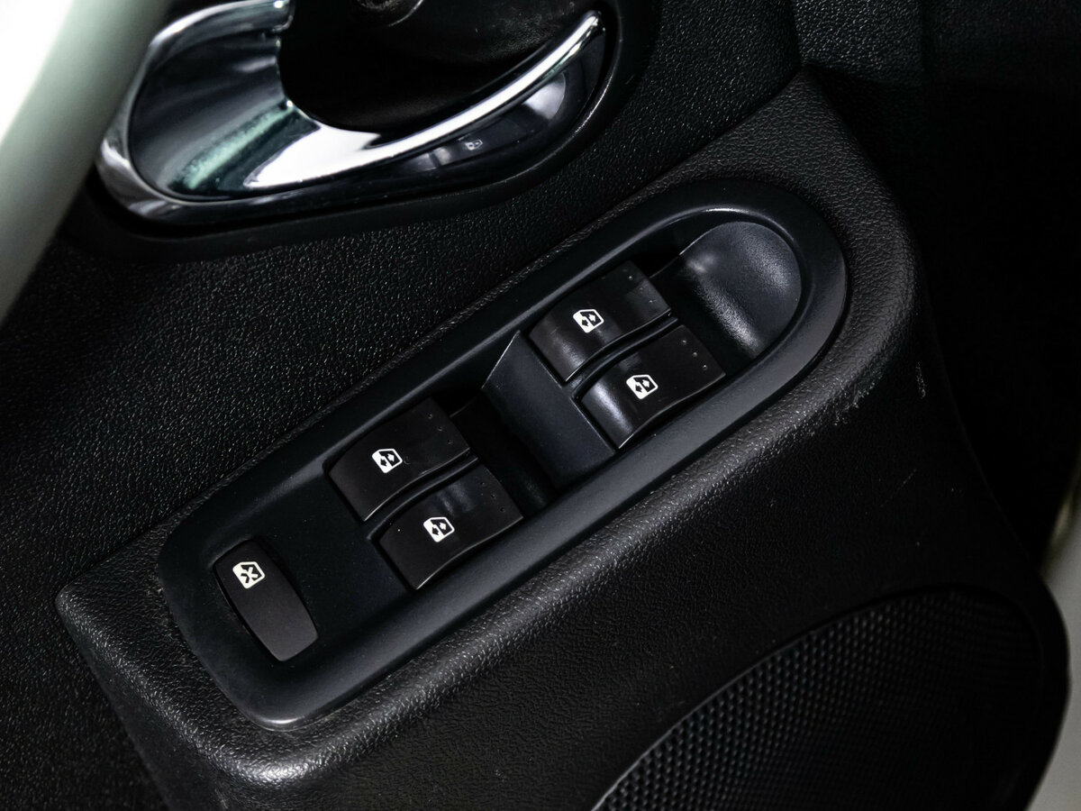 Б/У Ниссан Террано 2014 года. Фото: #10