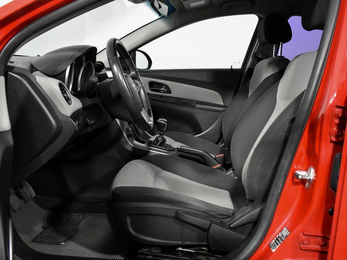 Б/У Шевроле Круз 2012 года. Фото: #9