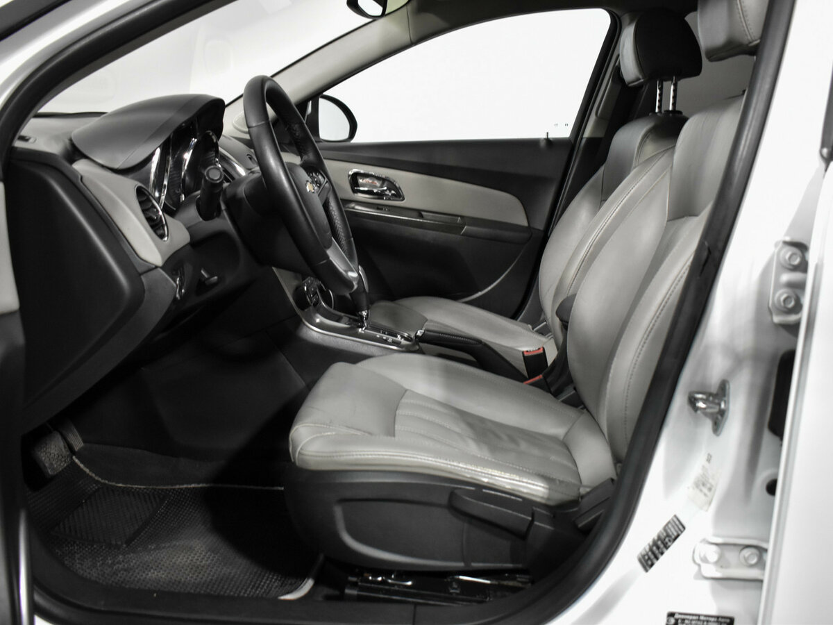 Б/У Шевроле Круз 2013 года. Фото: #7