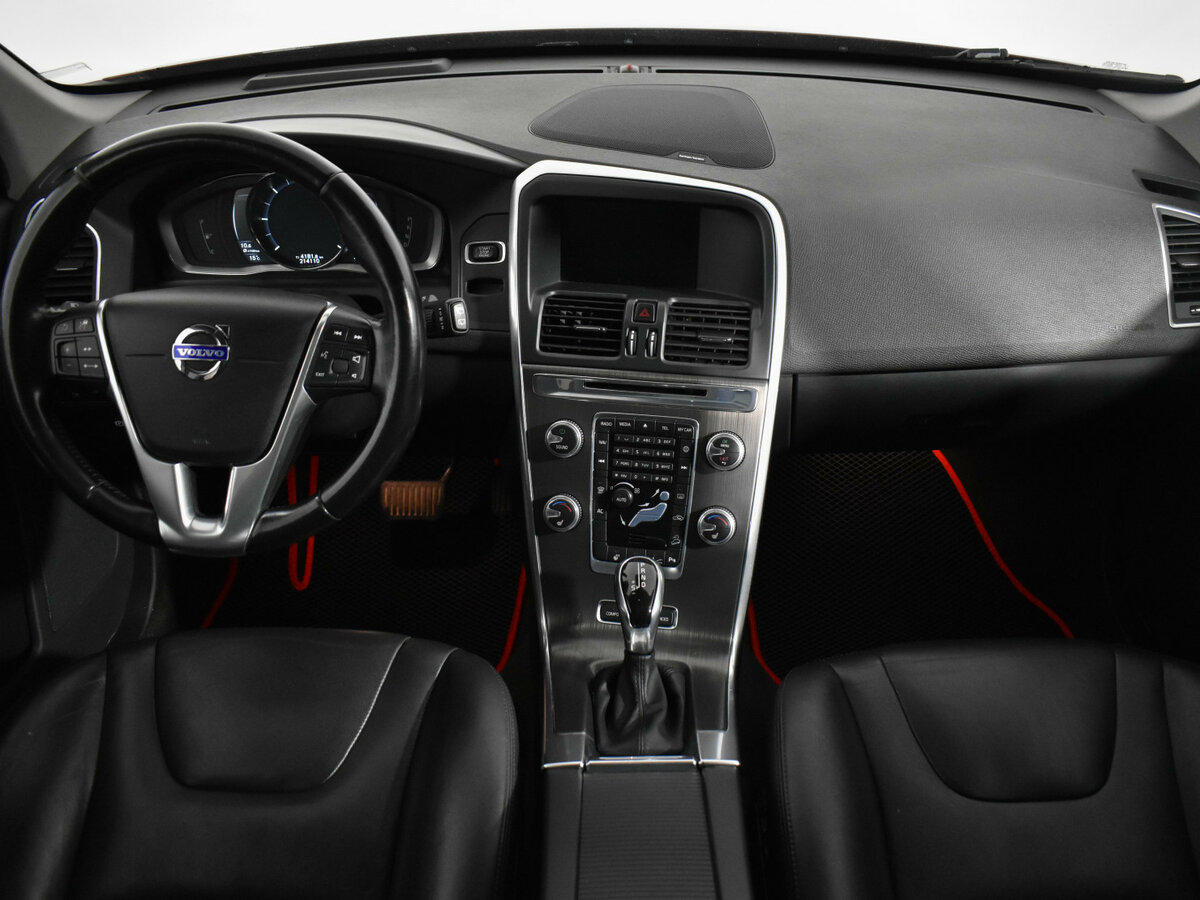 Б/У Вольво ИксЦ60 2015 года. Фото: #12