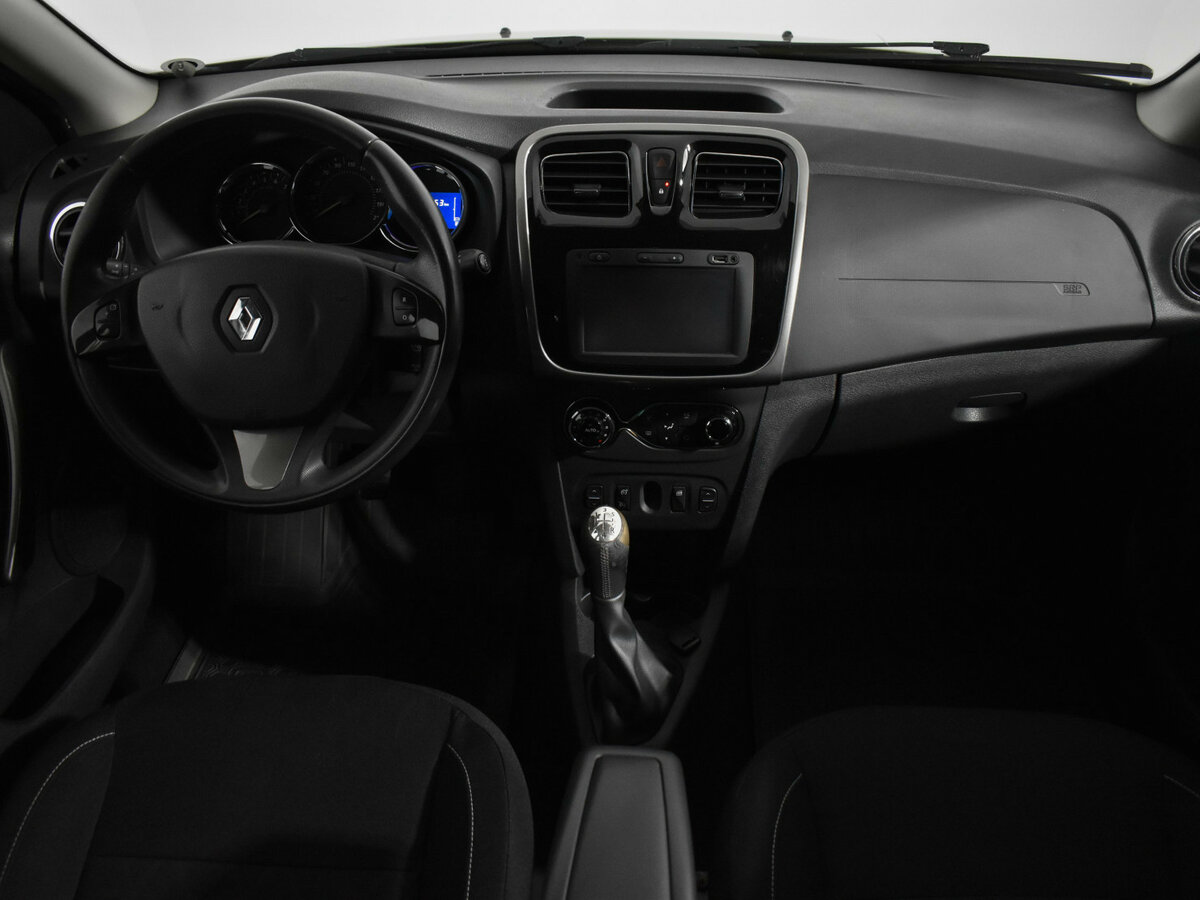 Б/У Рено Сандеро 2016 года. Фото: #9