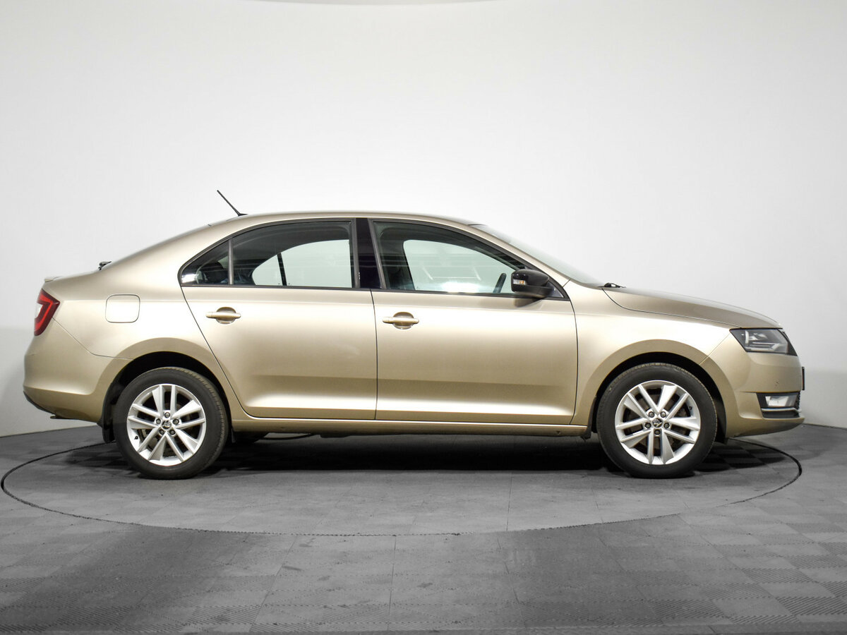 Б/У Шкода Рапид 2019 года. Фото: #3