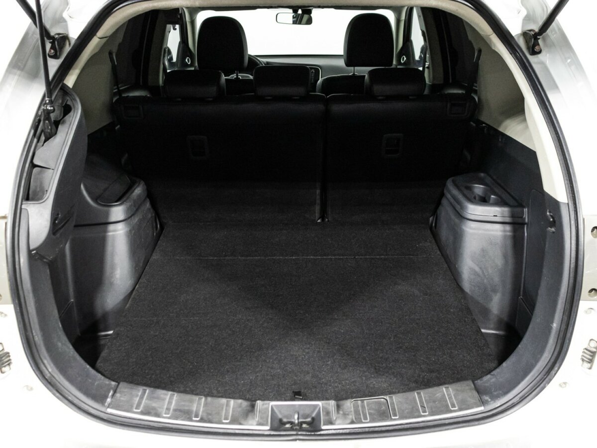 Б/У Митсубиши Оутлэндер 2014 года. Фото: #13