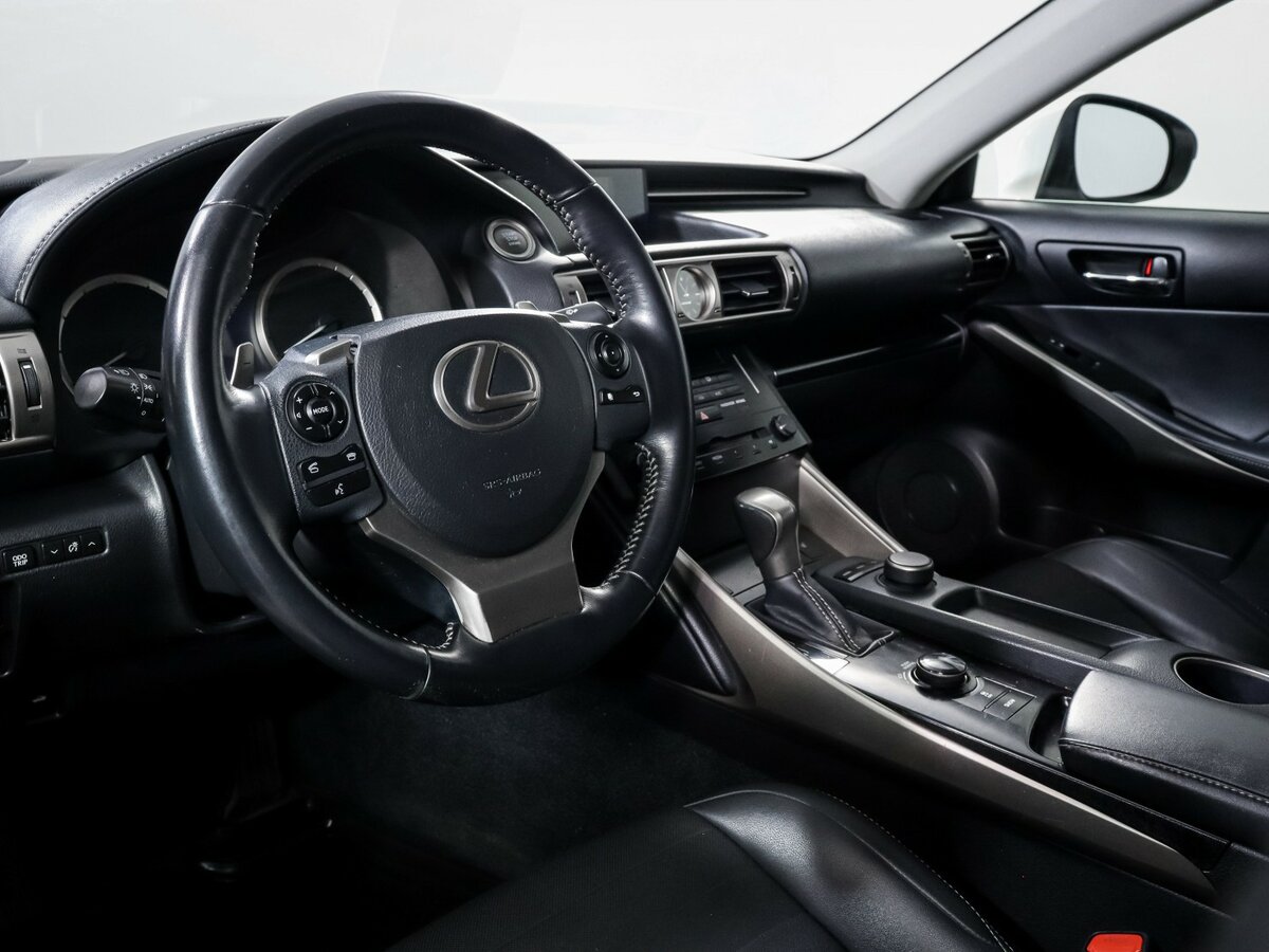 Lexus IS 2013 года с пробегом. Фото: #11