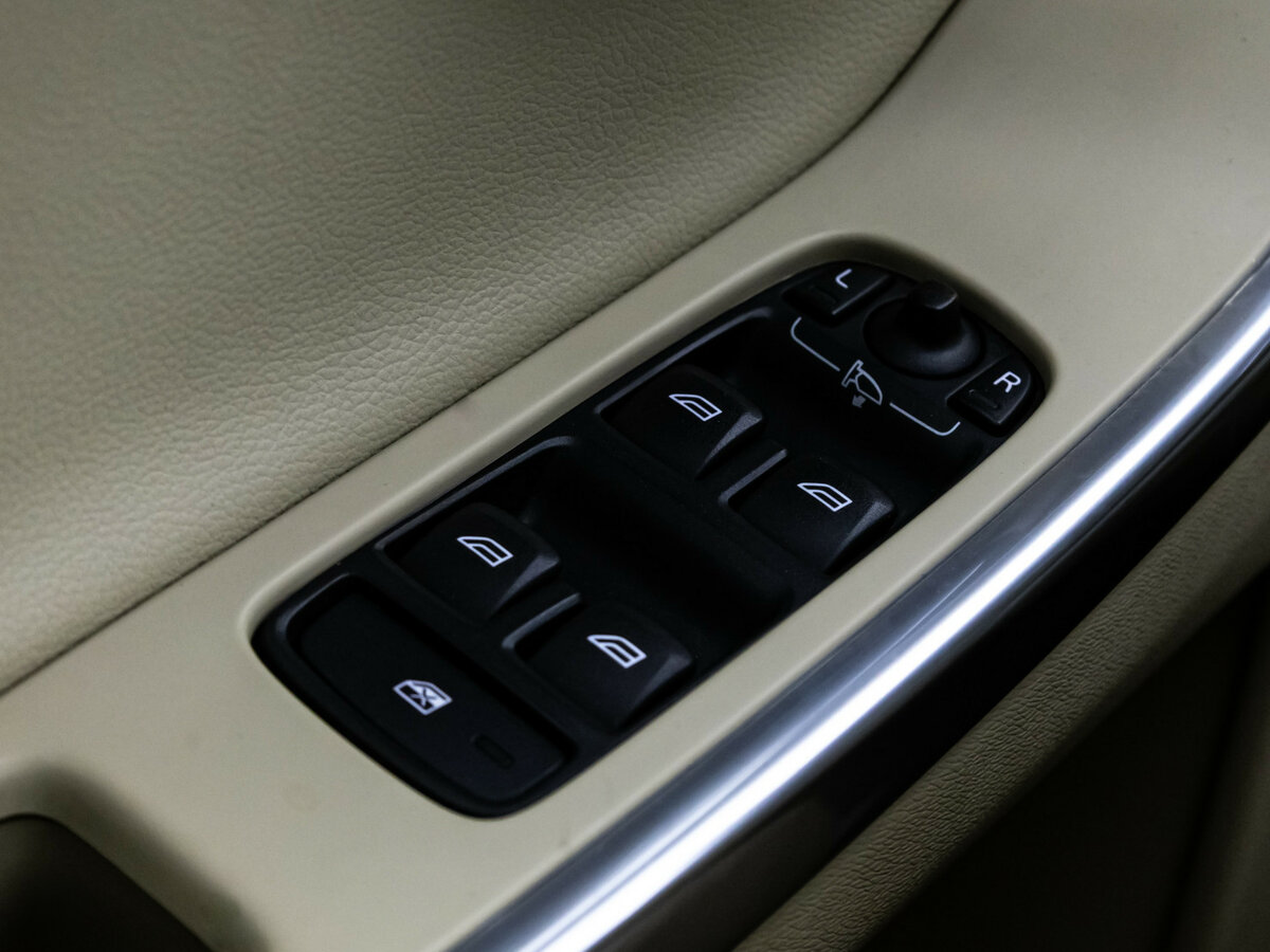 Б/У Вольво ИксЦ60 2014 года. Фото: #12