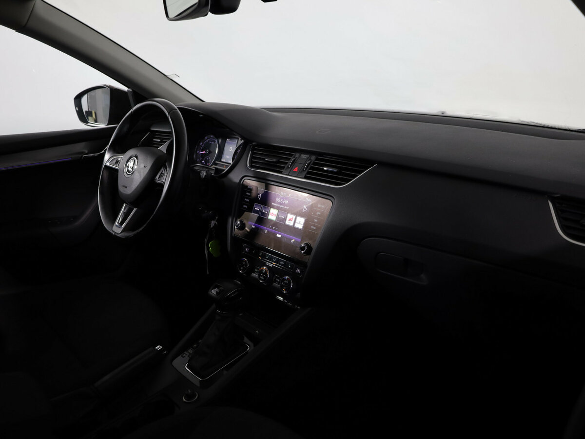 Б/У Шкода Октавия 2017 года. Фото: #8