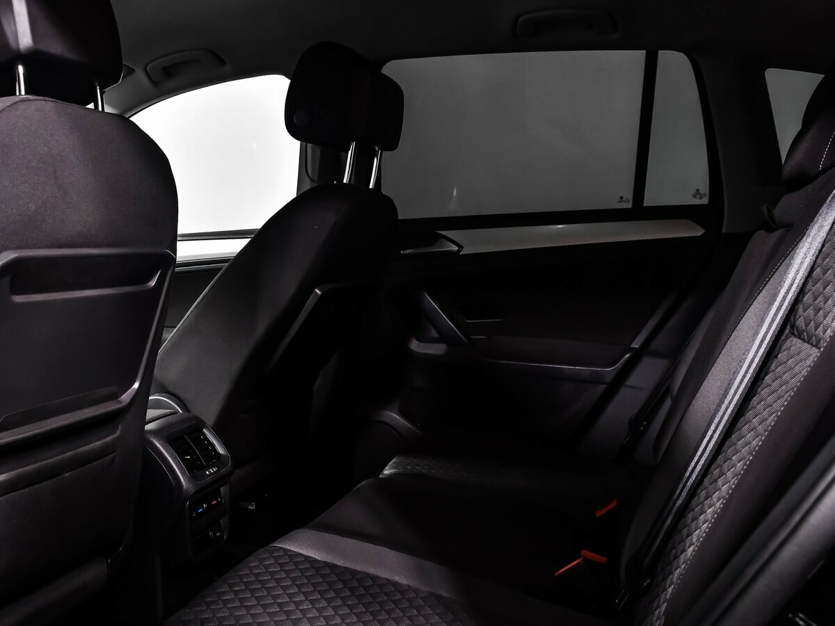 Б/У Фольксваген Тигуан 2017 года. Фото: #12