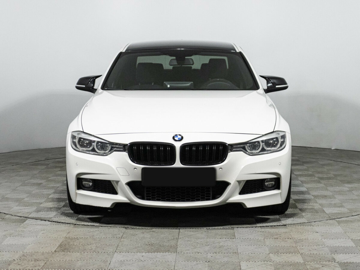BMW 3 серии 2017 года с пробегом. Фото: #1