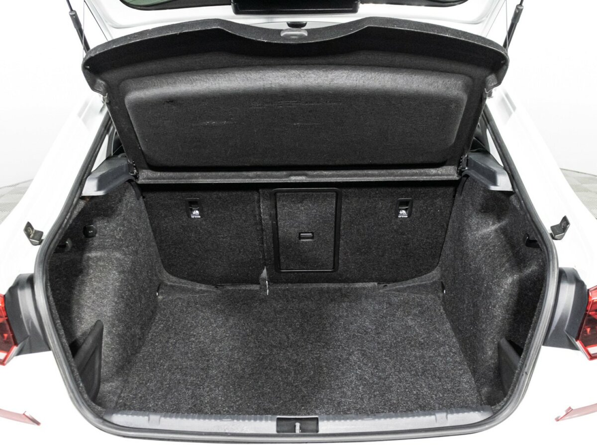 Б/У Фольксваген Поло 2020 года. Фото: #13