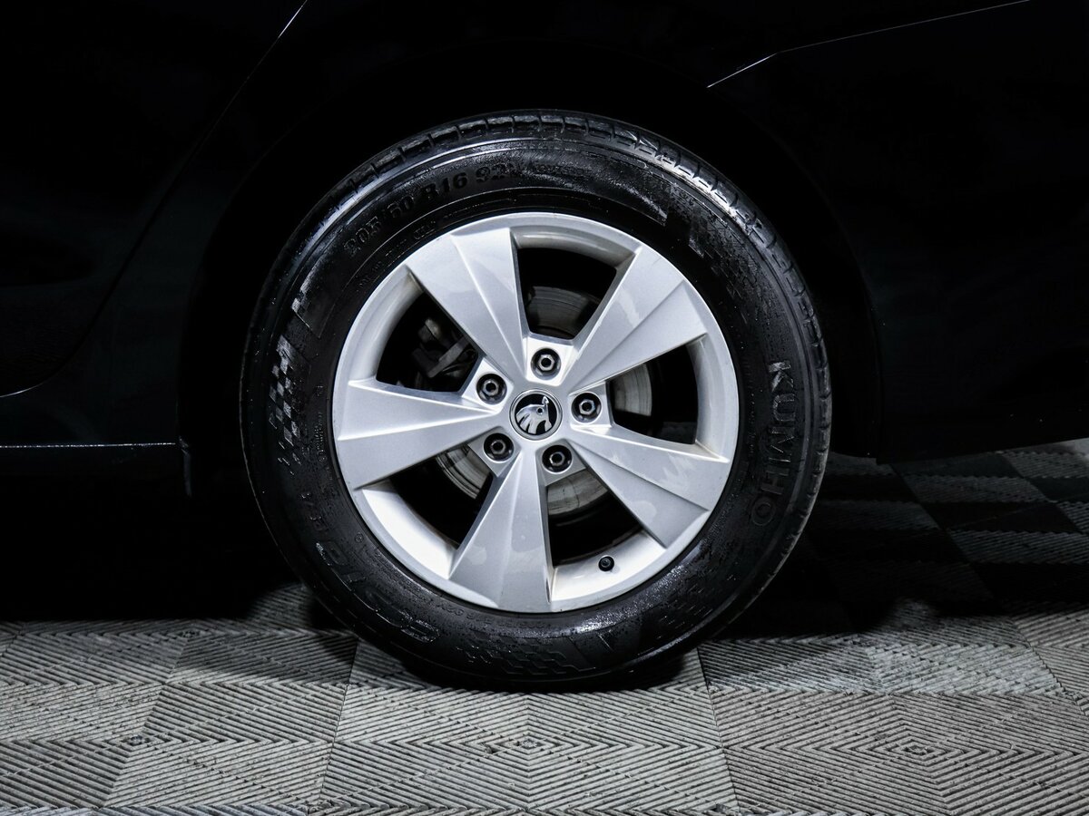 Б/У Шкода Октавия 2020 года. Фото: #11